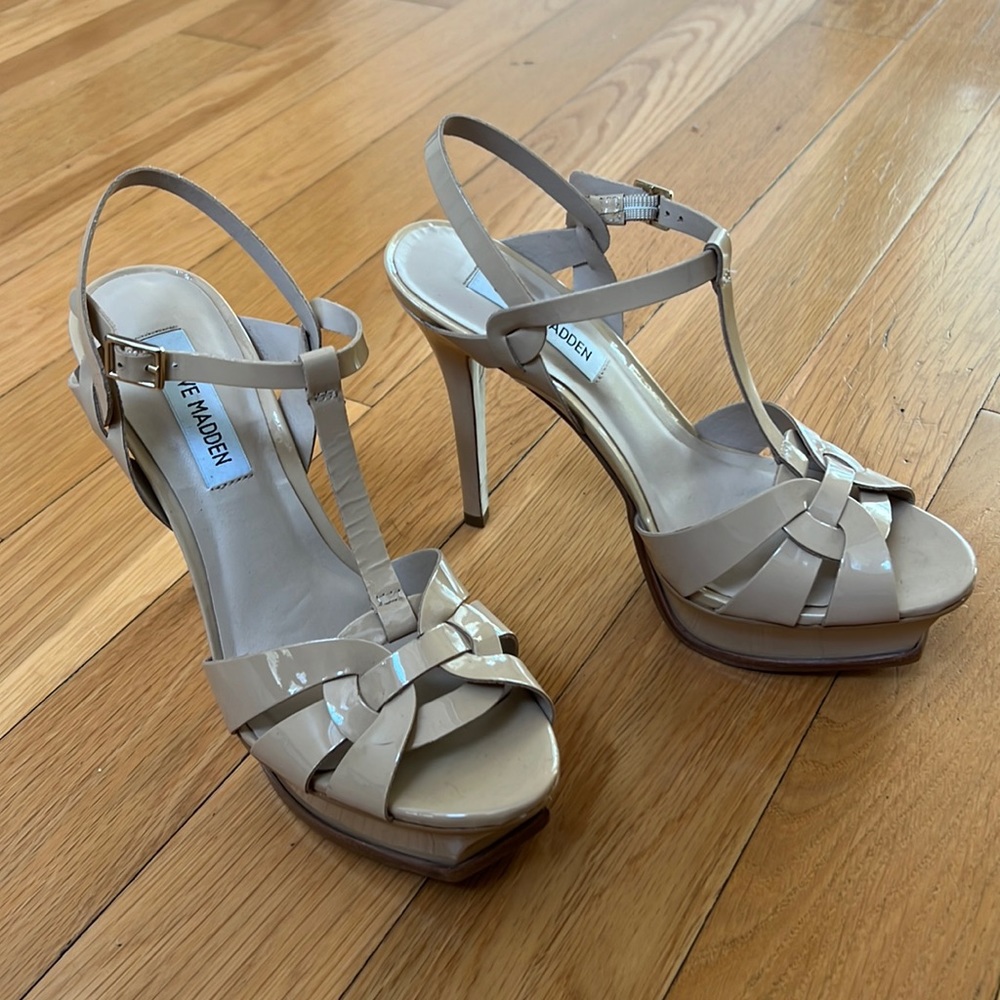 Sexy Steve Madden YSL look alike perfect condition.